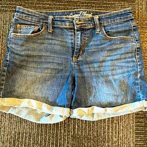 Women's boyfriend shorts size 6